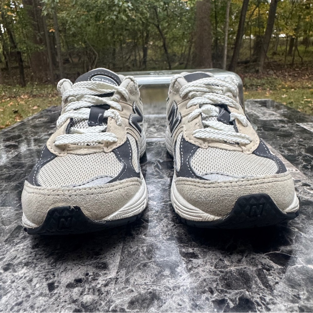 New Balance 2002R  Sneakers Size 11 Boys - Picture 9 of 14